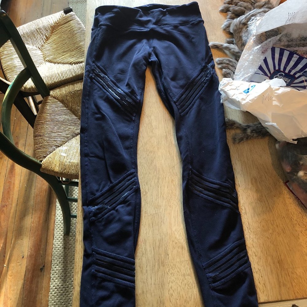 Alo Leggings